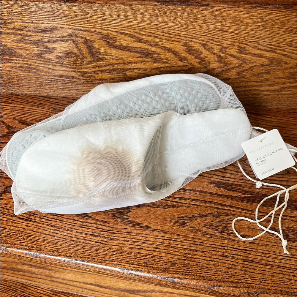 Pottery Barn Velvet Pom Pom Slippers White Size Large 10-11